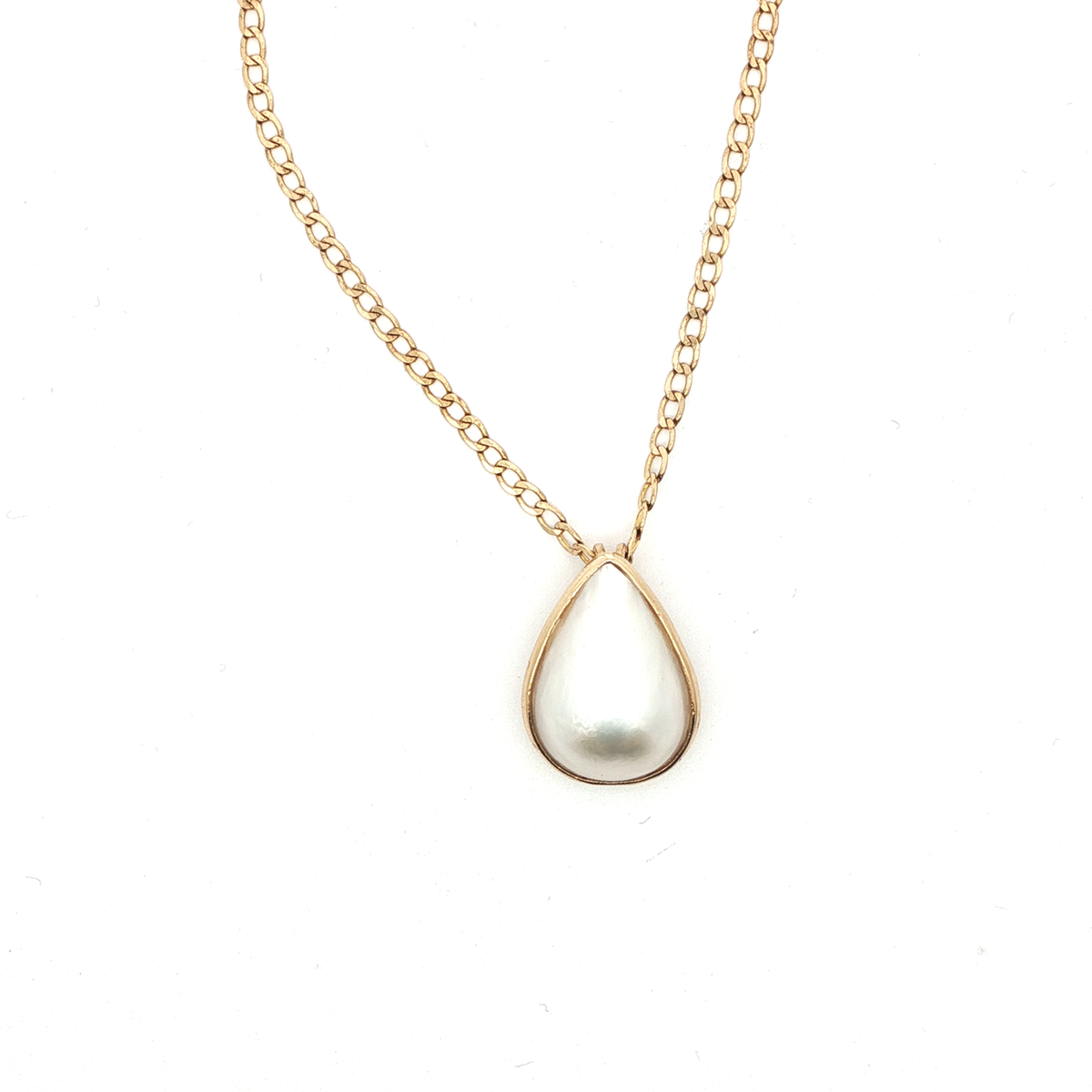 Yellow Gold Chain Necklace with Pear-Shaped Pearl Pendant