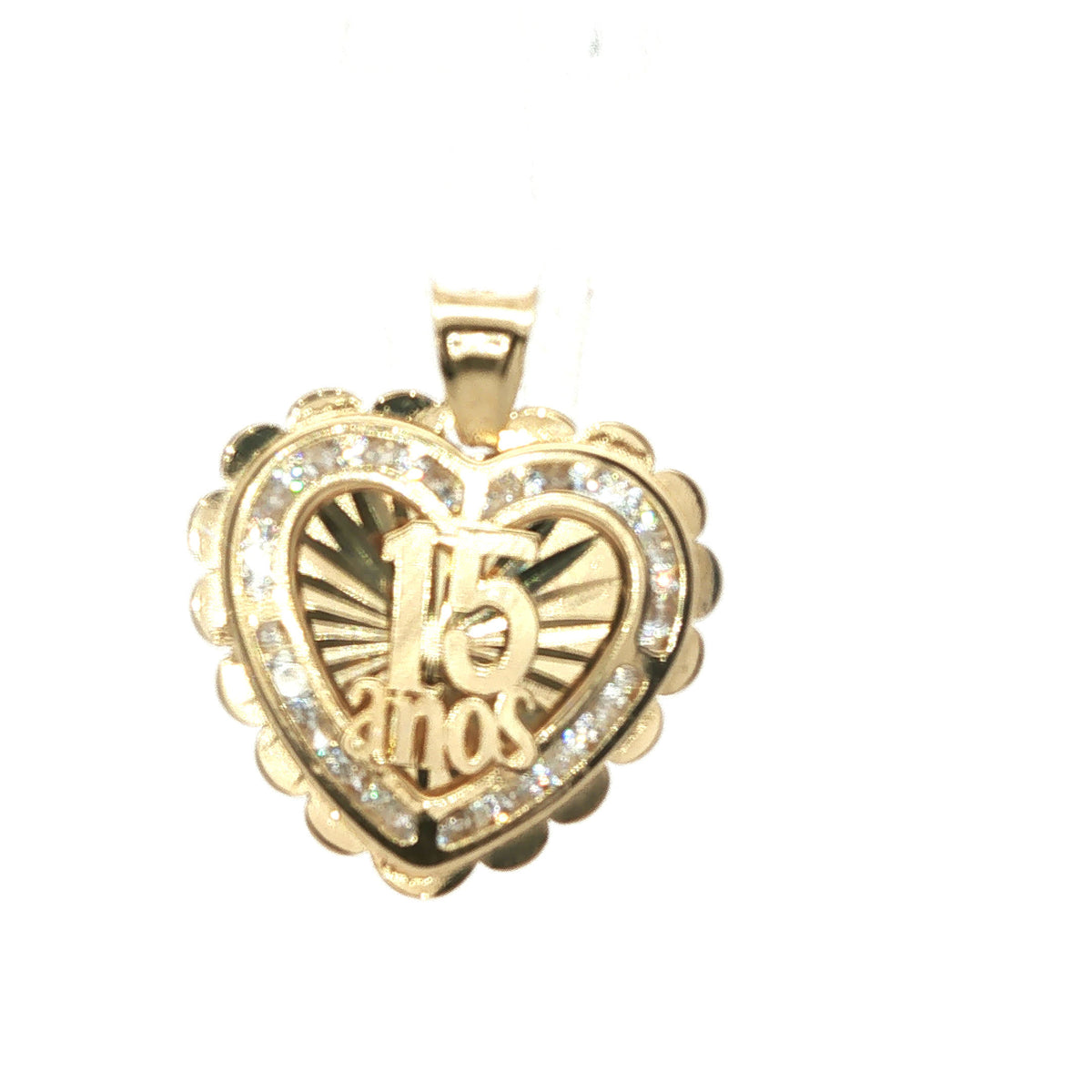 15 Años Diamond Heart Pendant in Yellow Gold
