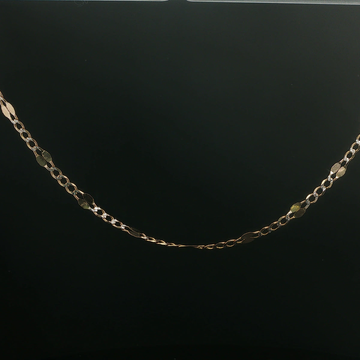 Yellow Gold Alternating Link Chain Necklace