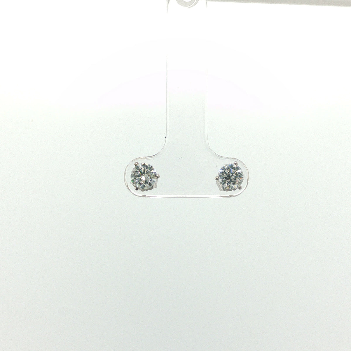 Round Diamond Stud Earrings in White Gold