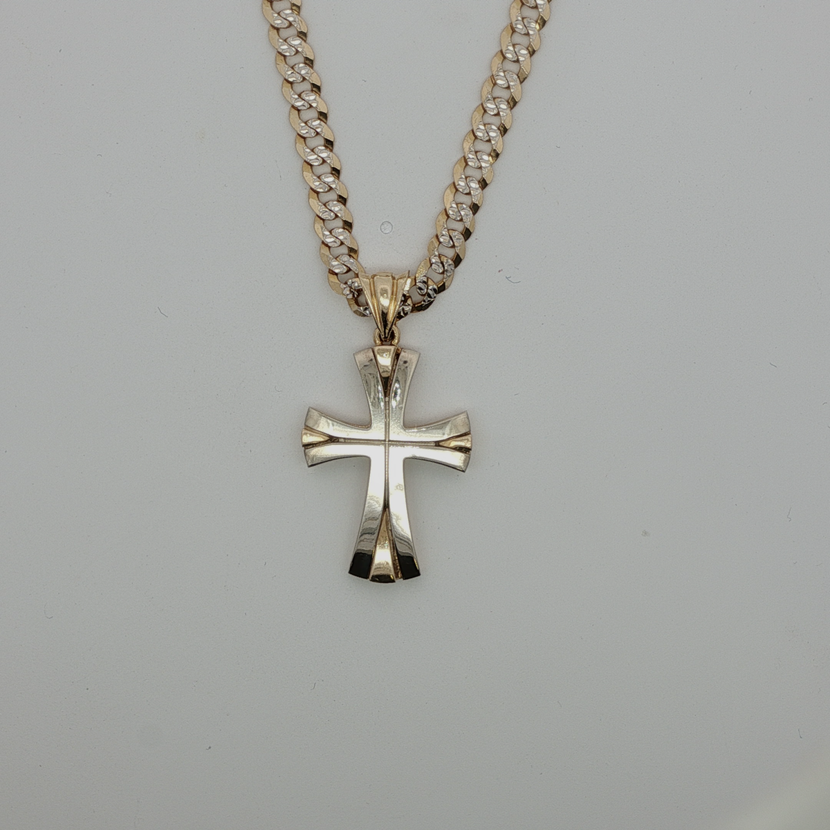 Elegant Yellow Gold Chain Necklace