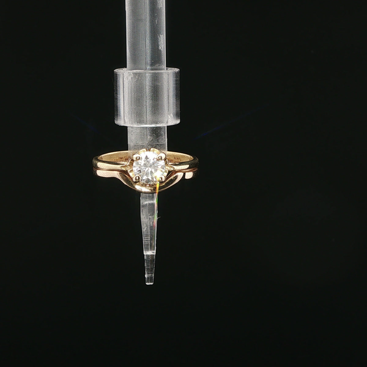 Round Diamond Solitaire Ring in Yellow Gold