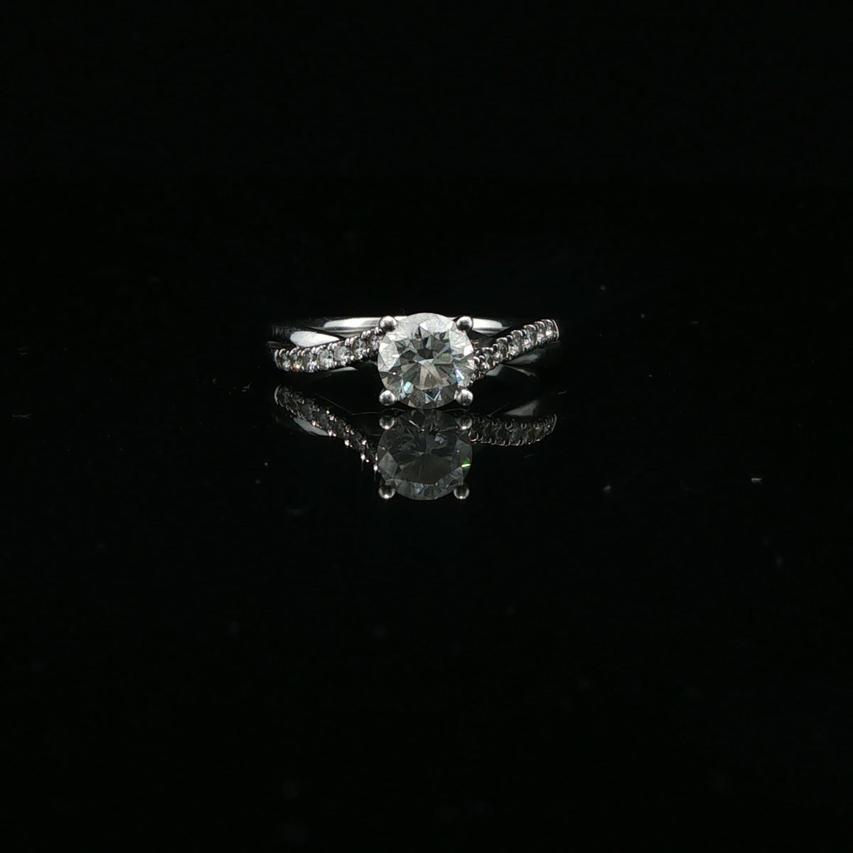 Diamond Solitaire Ring with Twisted Band in White Gold
