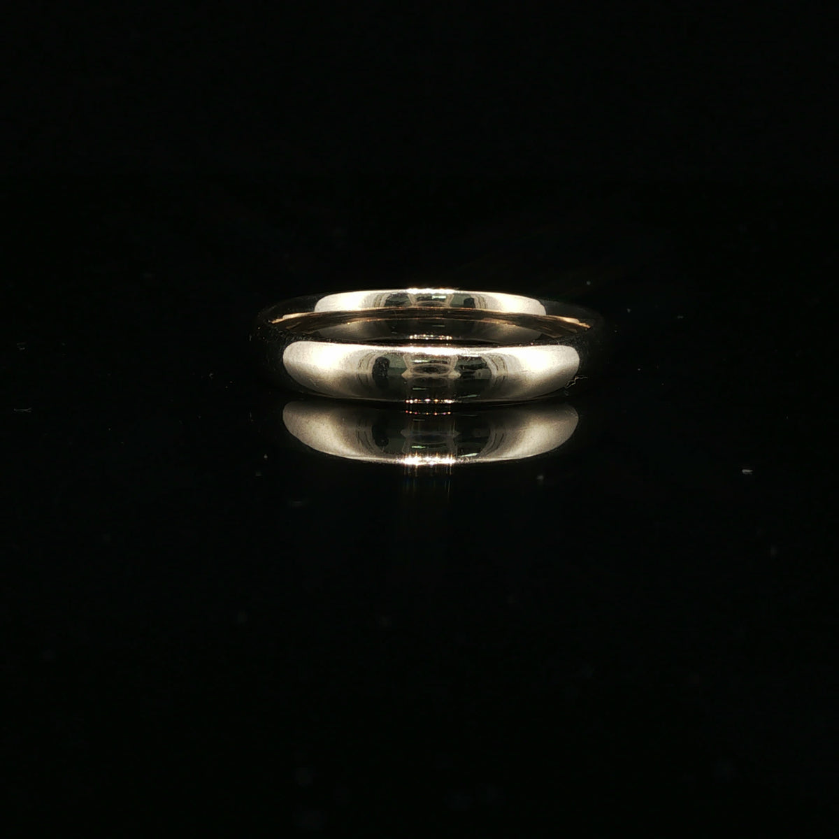 Classic Polished Wedding Band in Yellow Gold