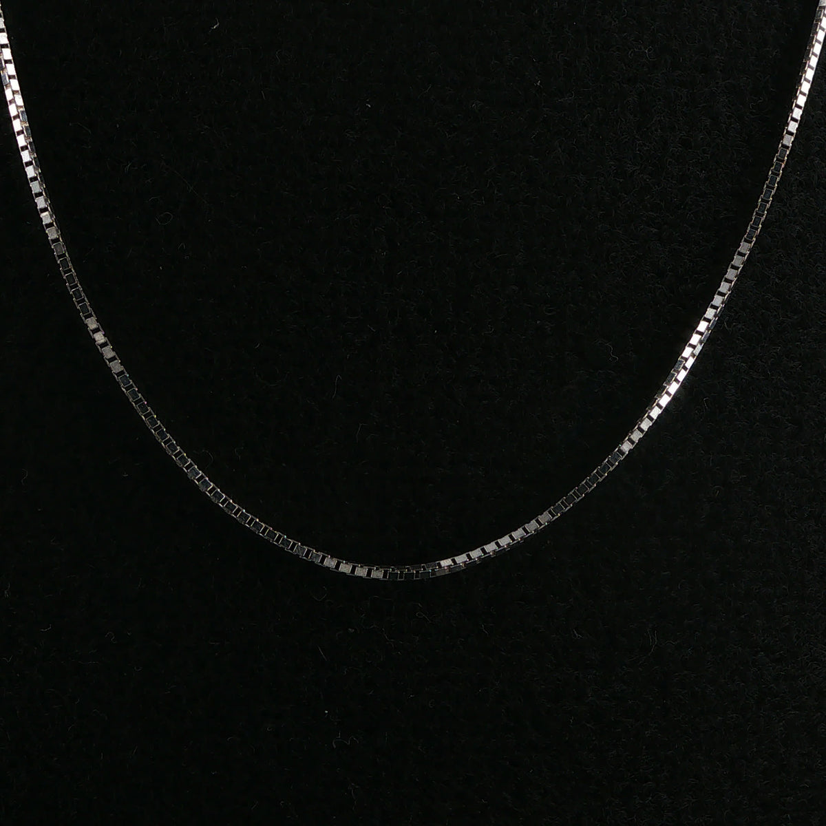 Classic White Gold Chain Necklace