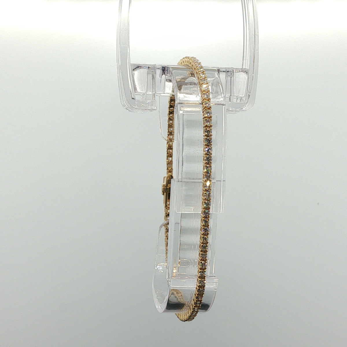 Classic Diamond Tennis Bracelet in Yellow Gold