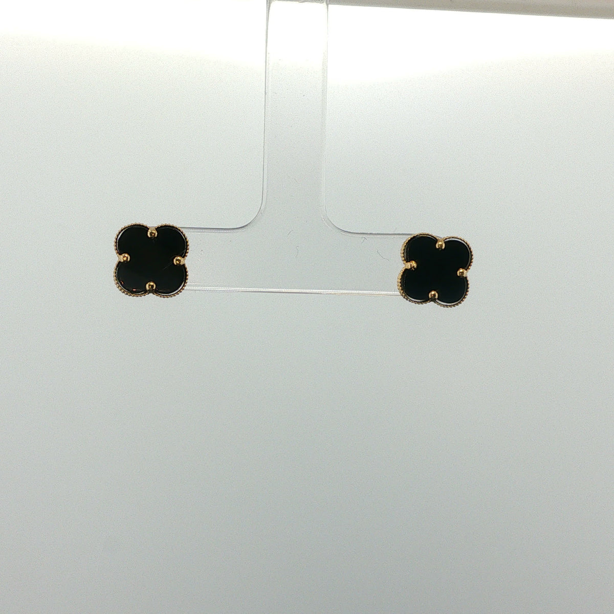 Onyx Clover Stud Earrings in Yellow Gold